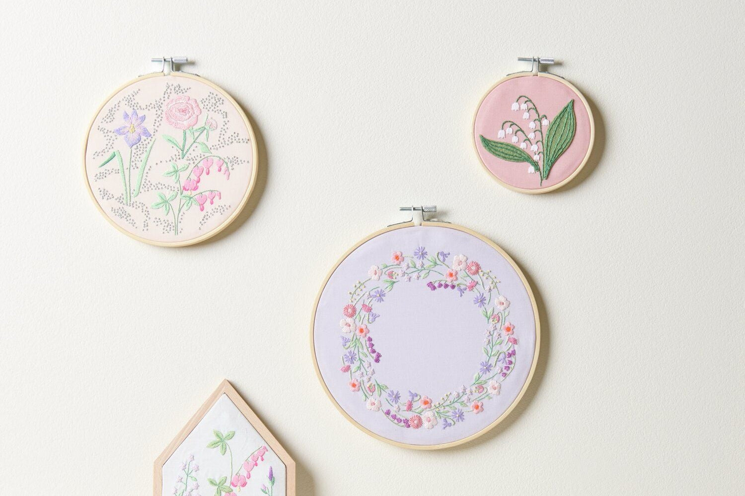 Kit broderie - Couronne Florale