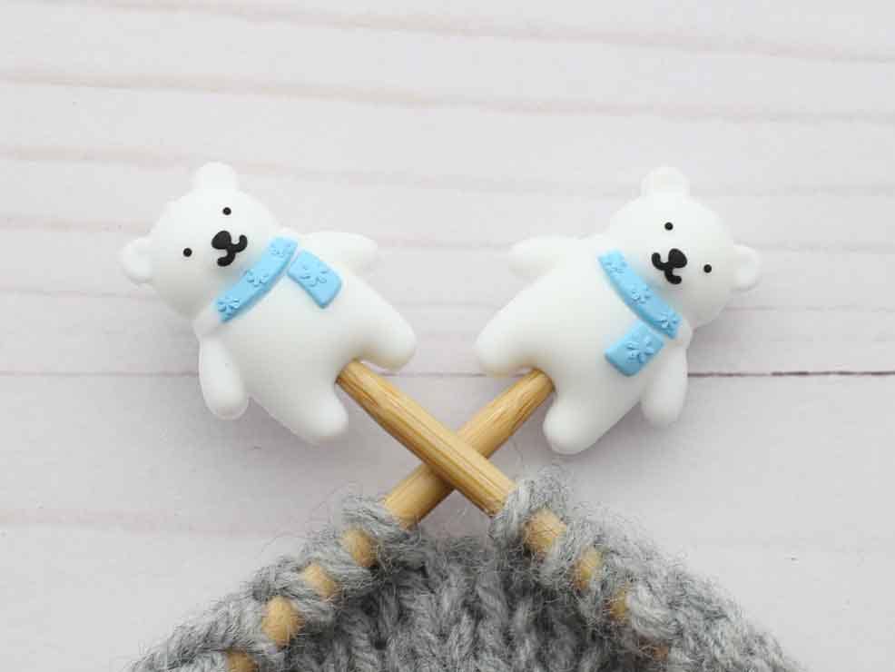 Ours d’hiver | Bouchons d'aiguilles