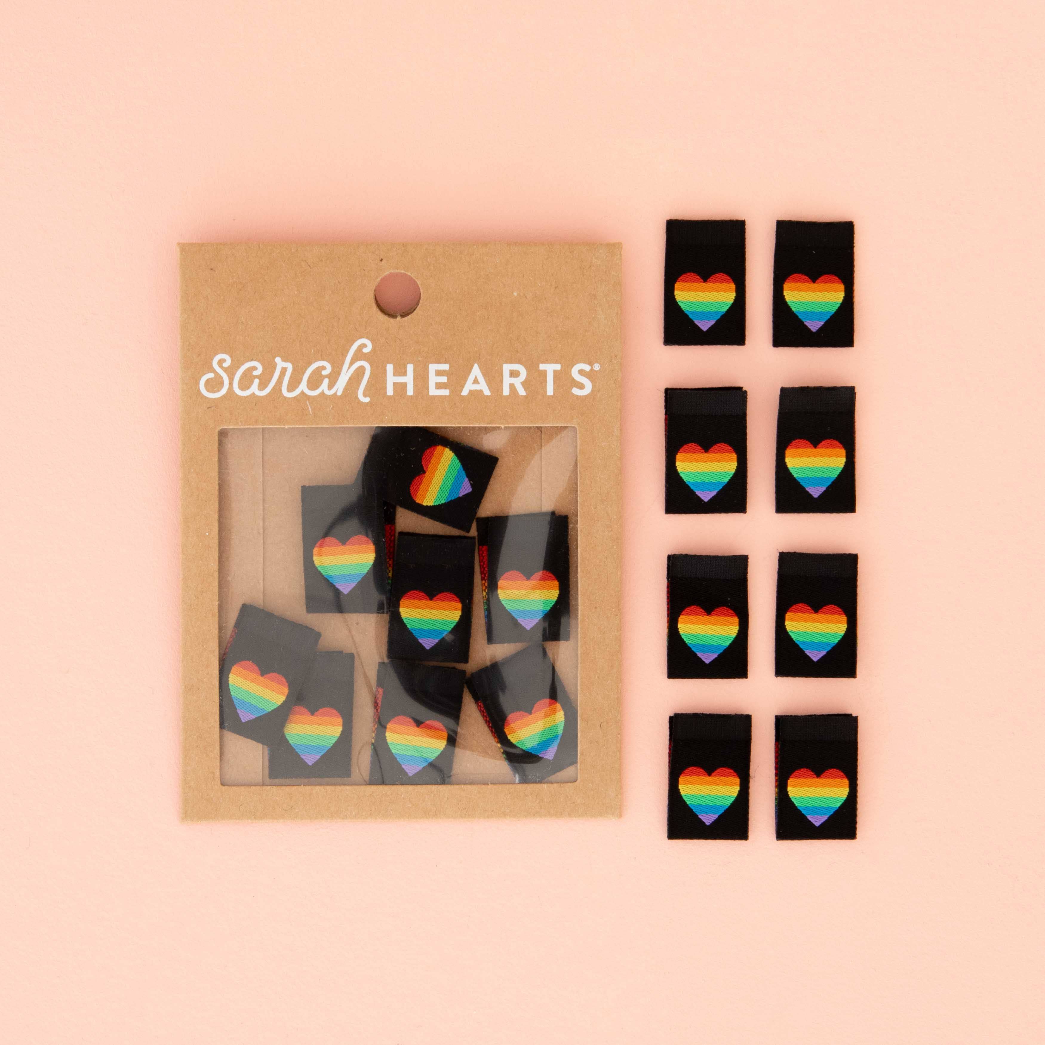 Étiquettes de couette et de vêtements tissées Pride Rainbow Heart
