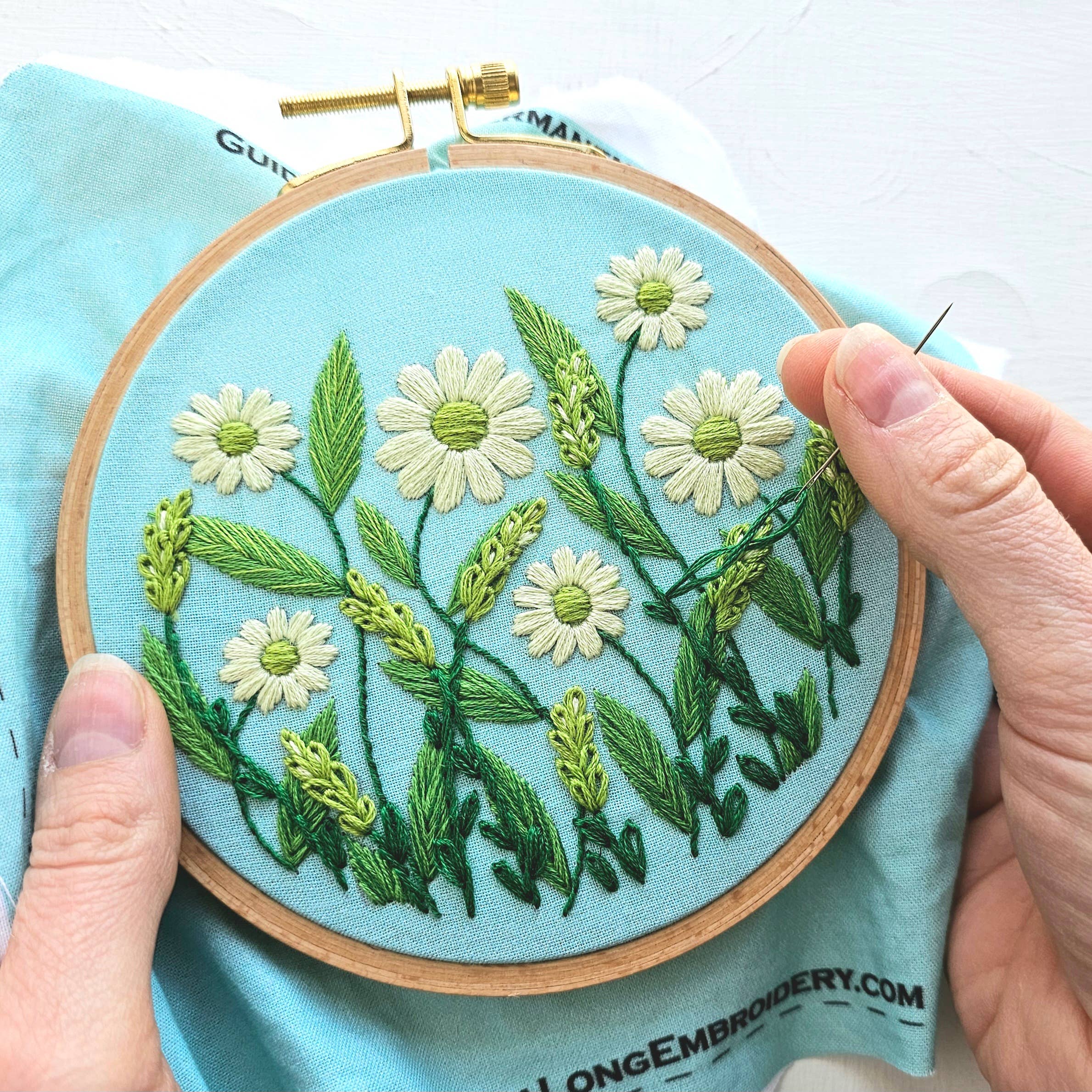 Kit de broderie Daisy Field pour débutants