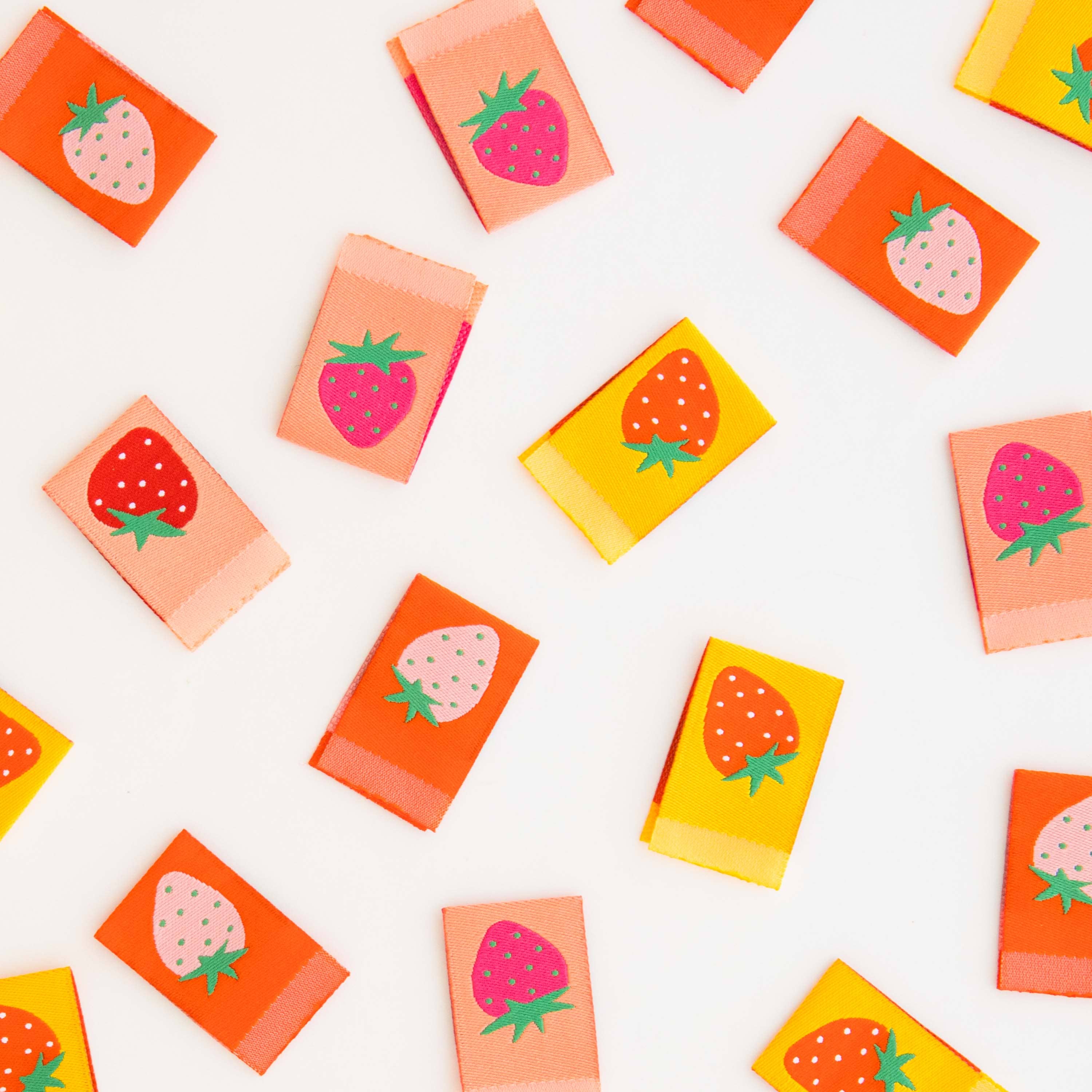 Étiquettes à coudre tissées Fraise