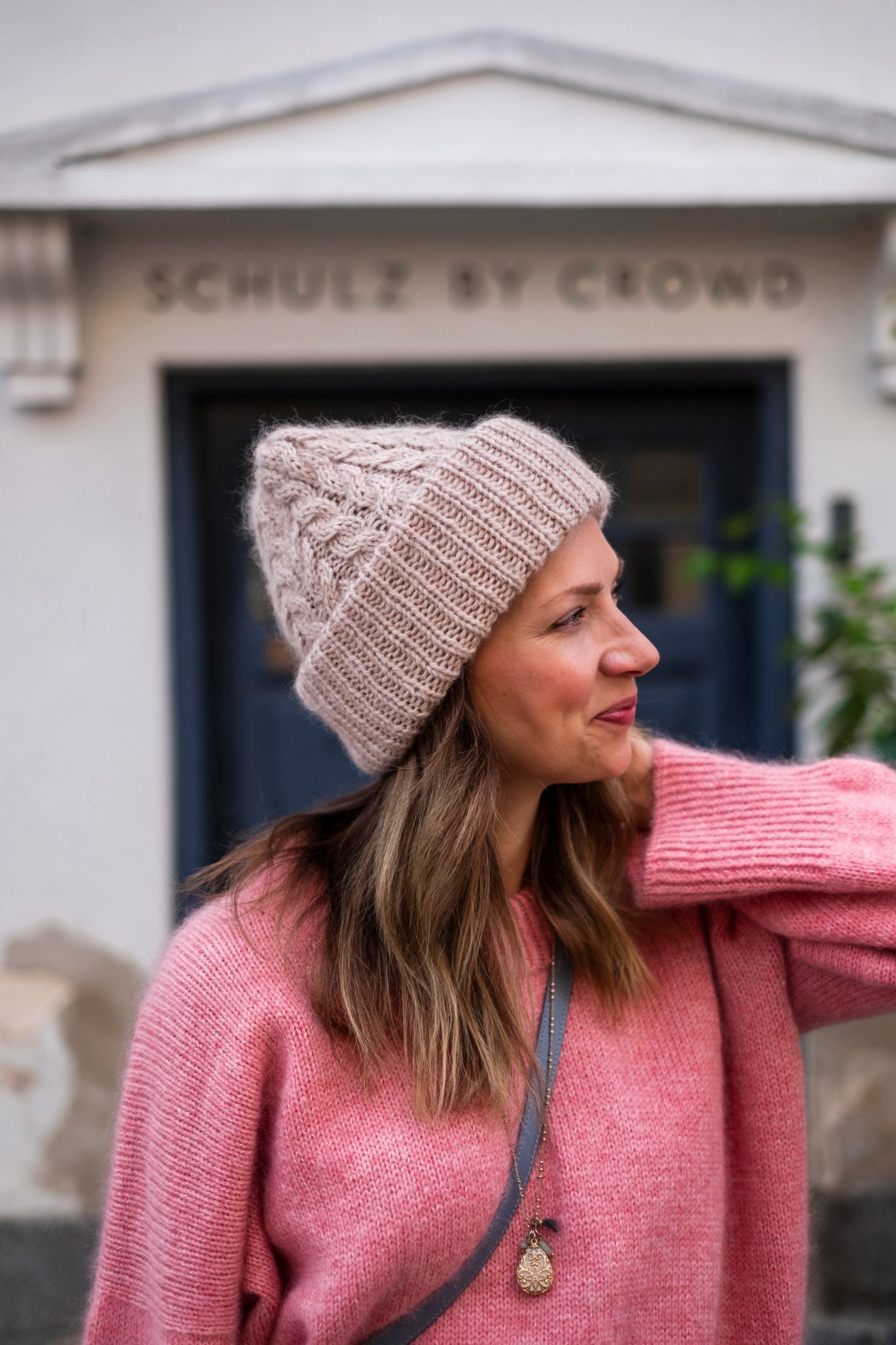 Knits to wear : Effortless Patterns by Kutova Kika