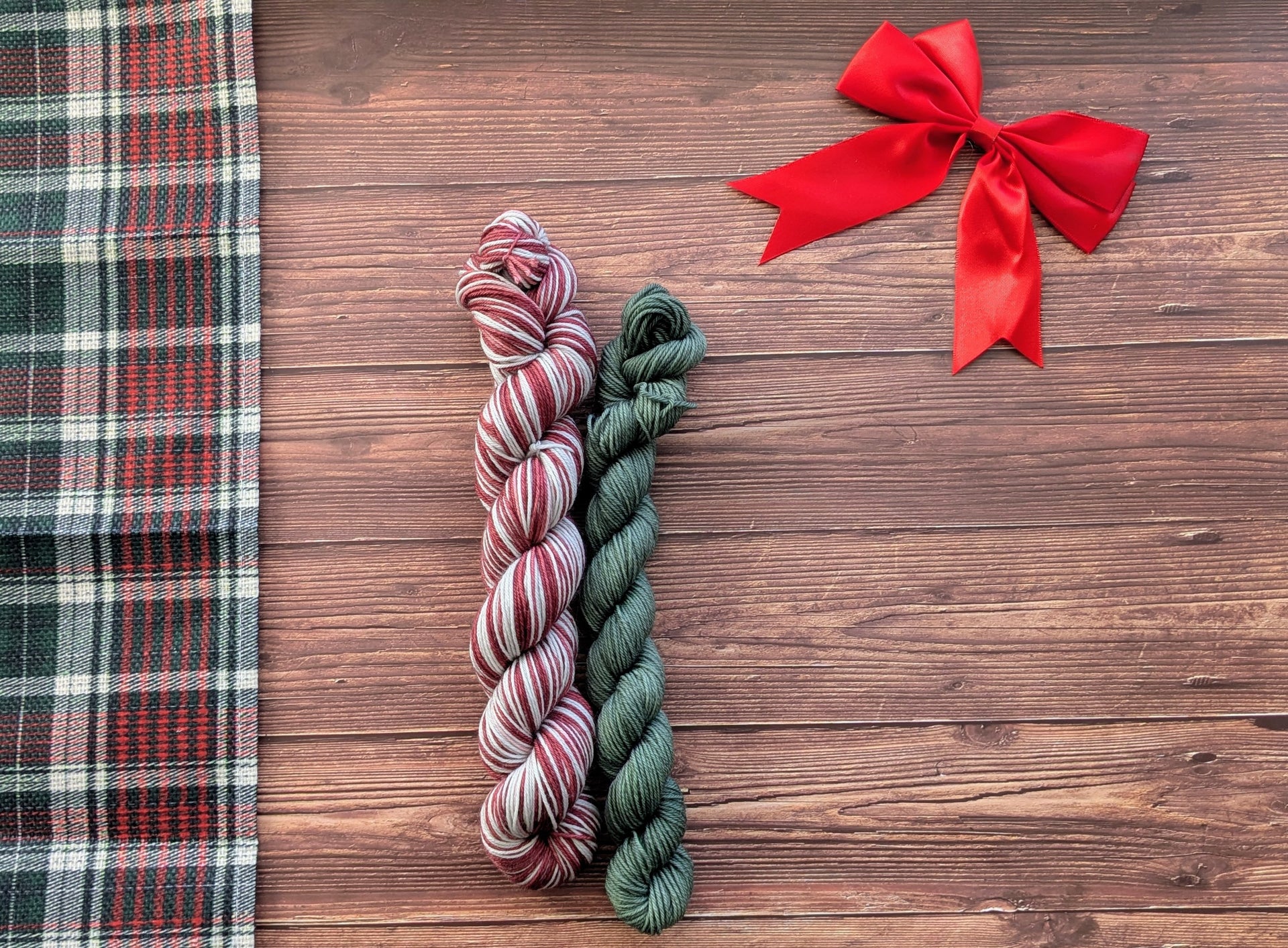 Laine à chaussette auto-rayante