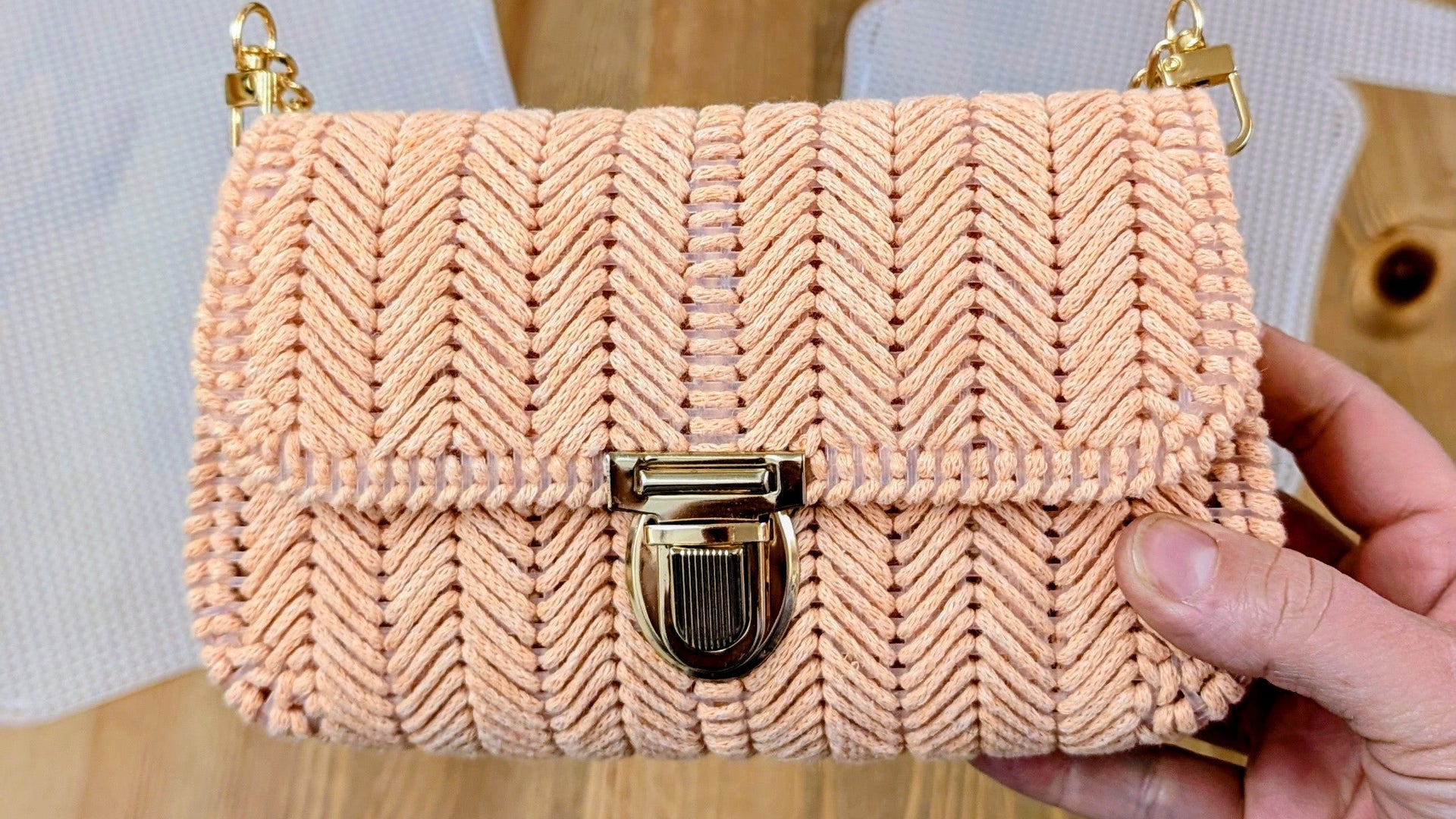 Grille caneva pour sac à main