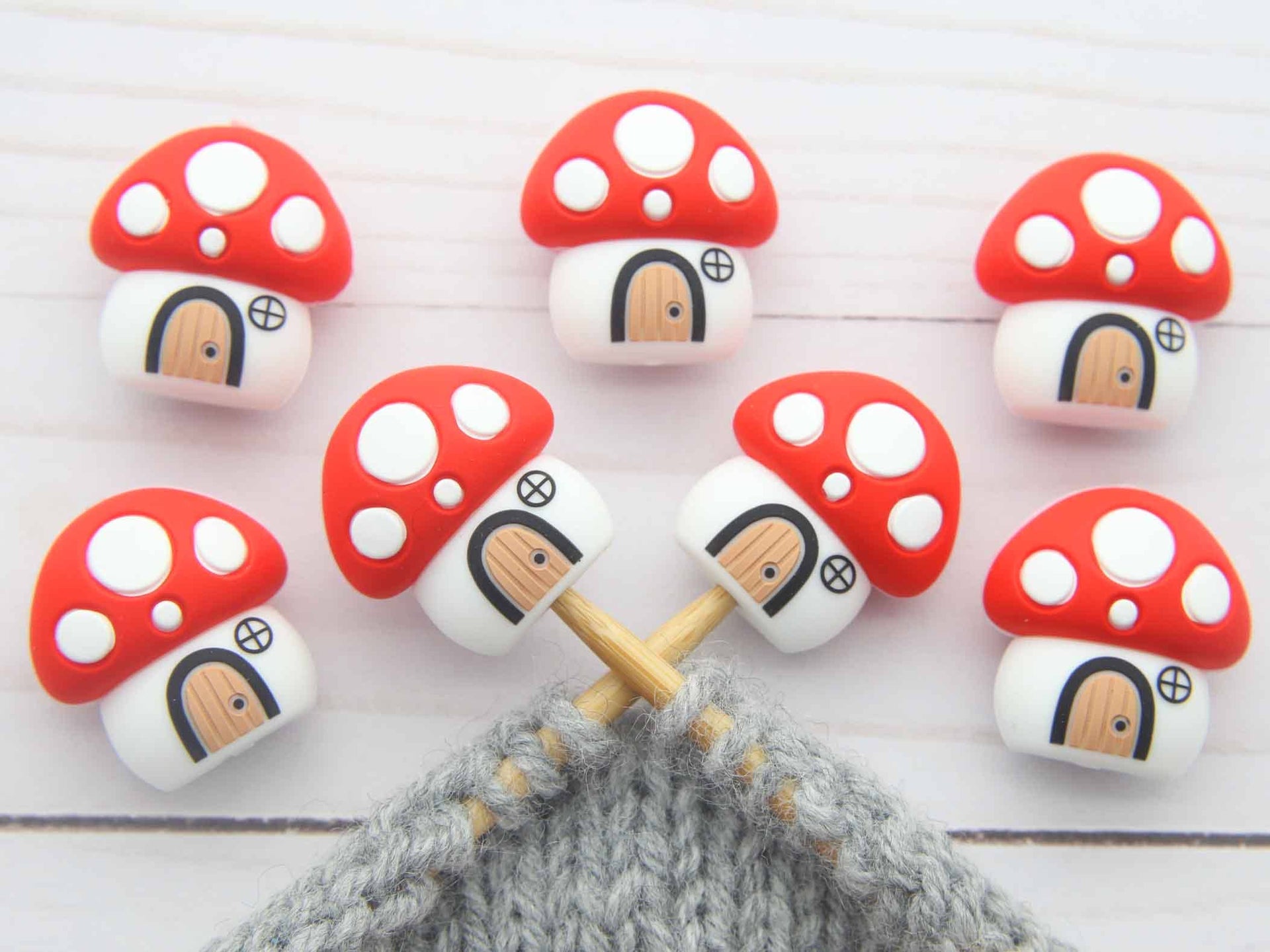 Maison Champignon | Bouchons d'aiguilles