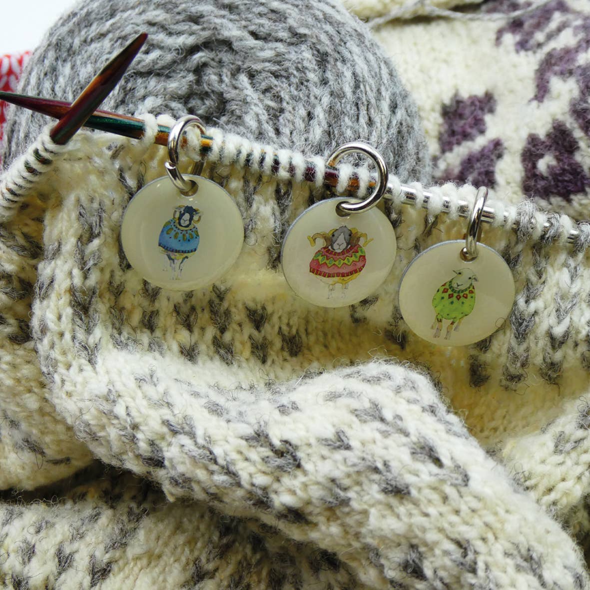 Marqueurs de mailles ronds Sheep in Sweaters II dans une boîte