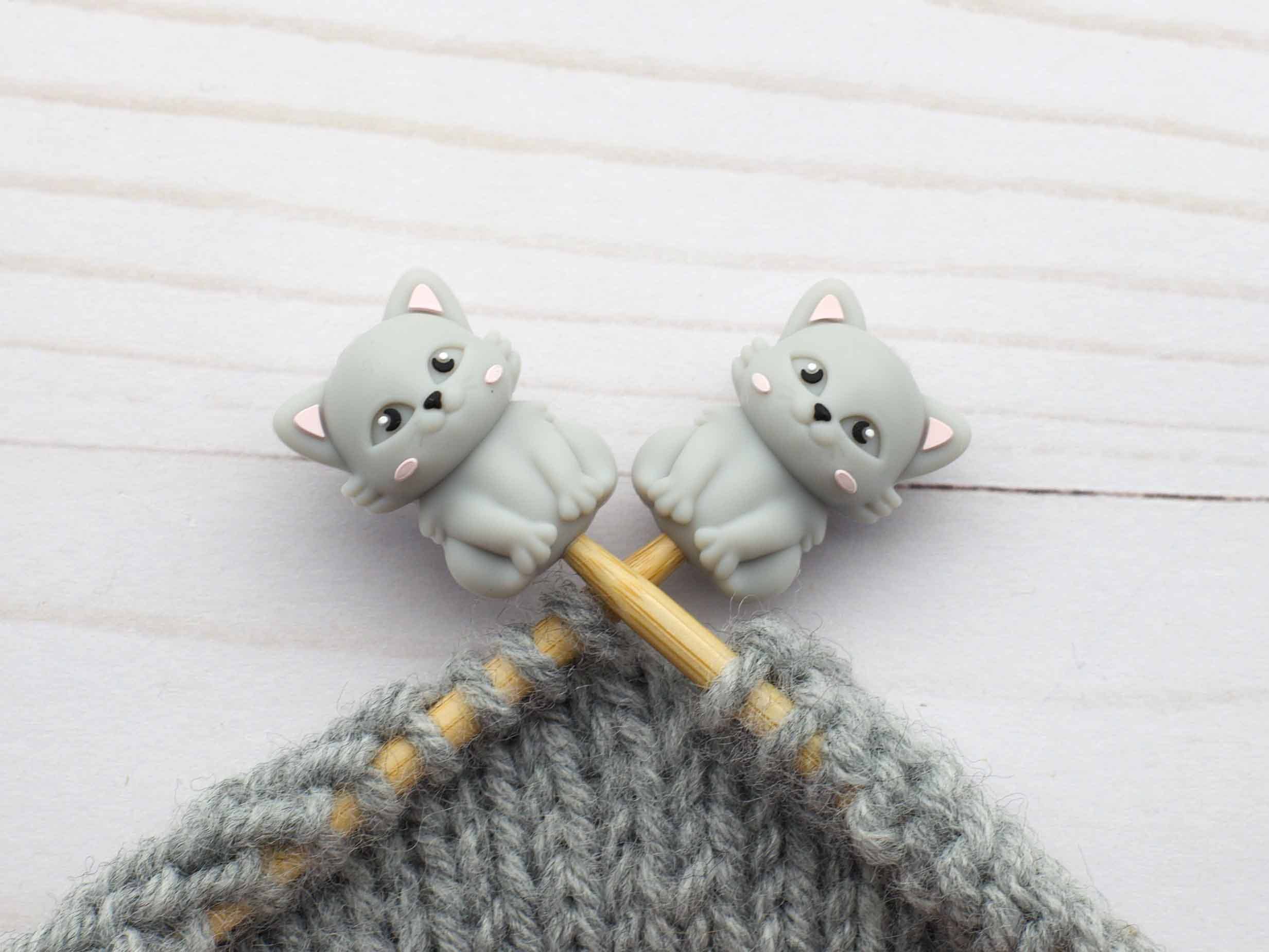 Chat Gris | Bouchons d'aiguilles