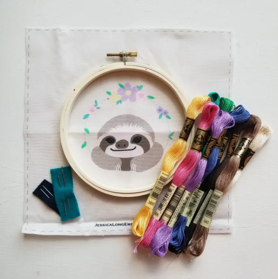Kit broderie Paresseux souriant