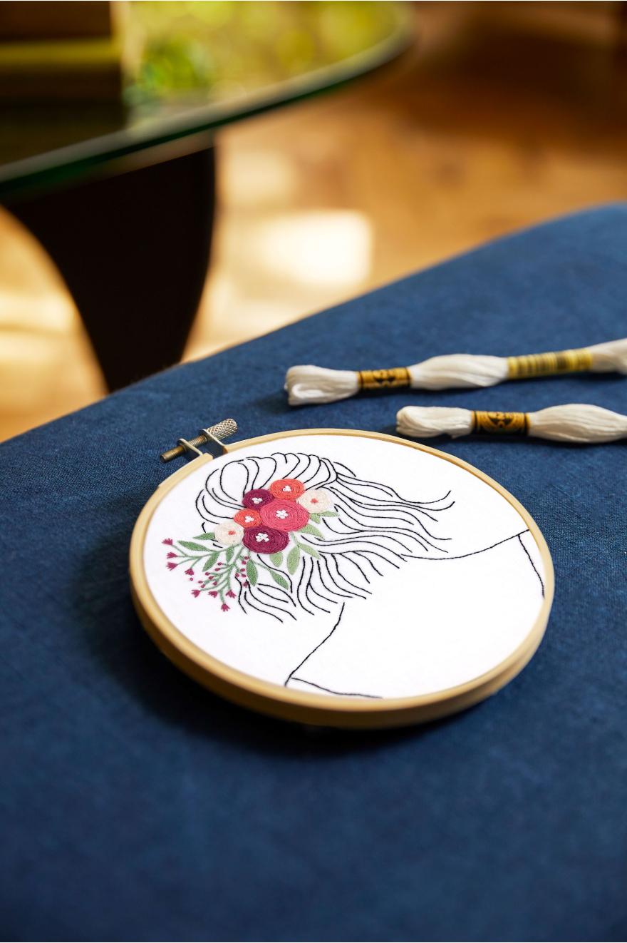 Coiffure florale - Broderie traditionnelle