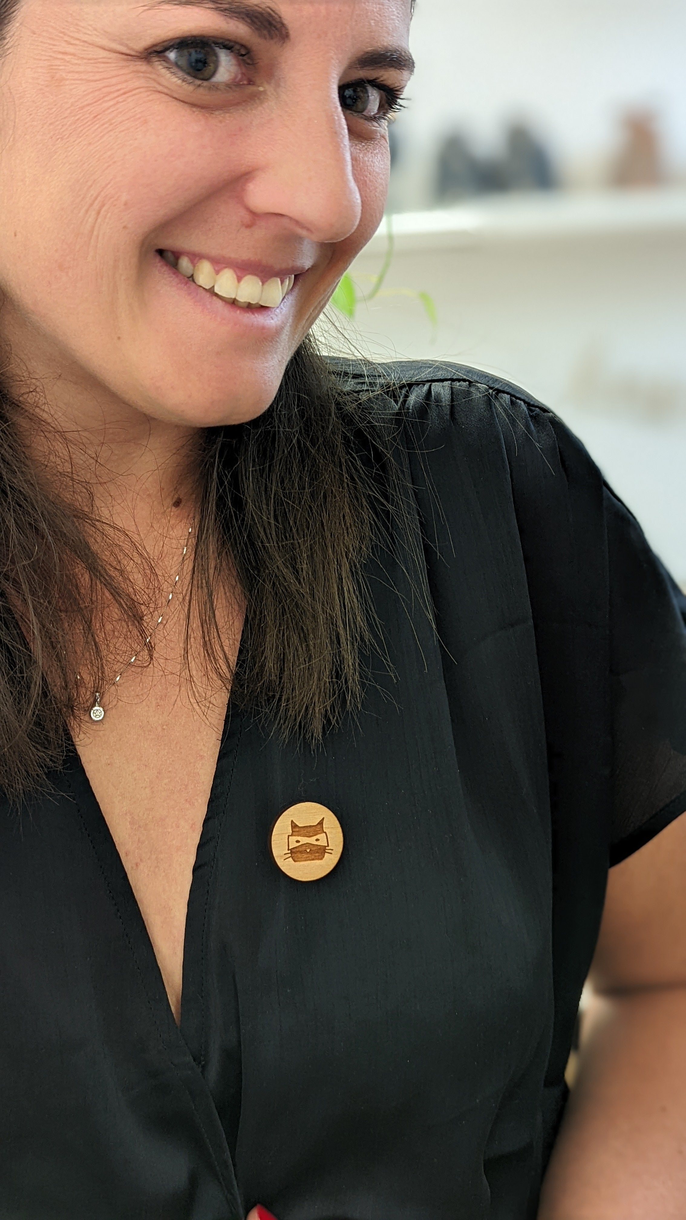 Pin's Le Chat qui Tricote - bois